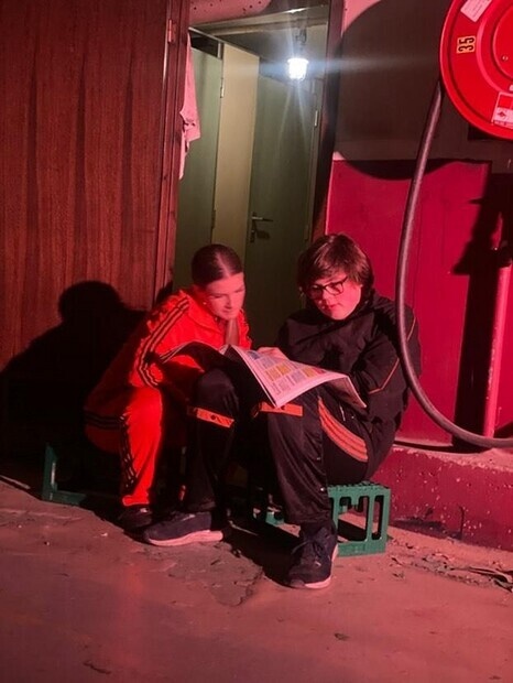 Scene fra Særp Tropez Pappen