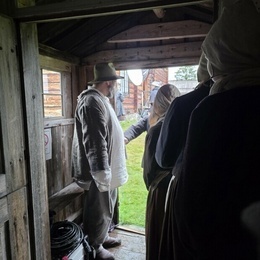 Historisk dokumentär intressant gripande.