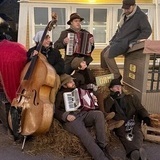 Rasmus sjunger med luffarorkestern