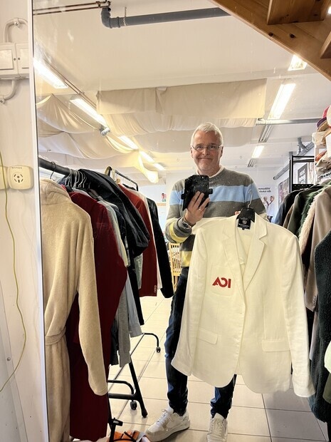Om jag provar kavajen så kanske jag blir nästa ICA Stig
