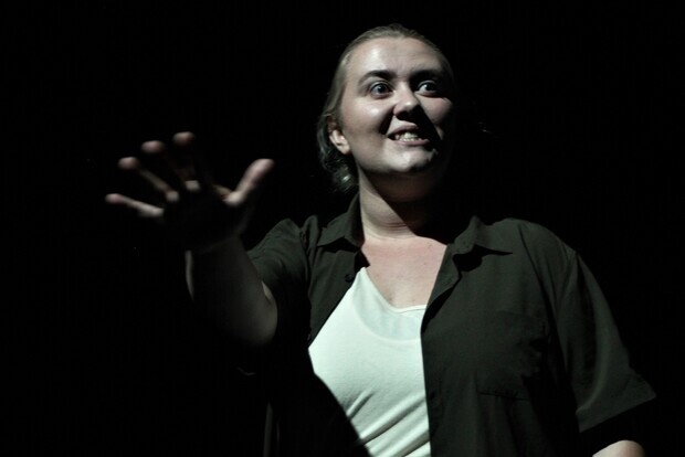 Svarta djuret Sorg (roll: Jennifer) Svarta djuret Sorg (roll: Jennifer)