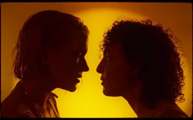 Dansare och skådespelerska: Tove Styrke You You You