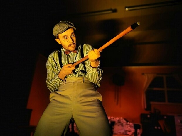 Mørk kommedie teaterstykke