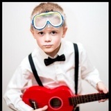 Finklädd. Finklädd.