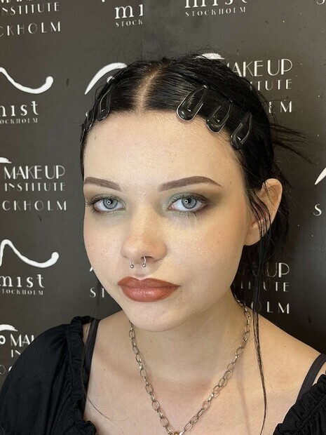 Sminkmodell fr vn
