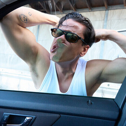 Chimi outdoor foto och video