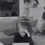 Busig son som stör mamma Busig son som stör mamma