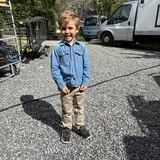 Lekande barn på släktkalas Lekande barn på släktkalas