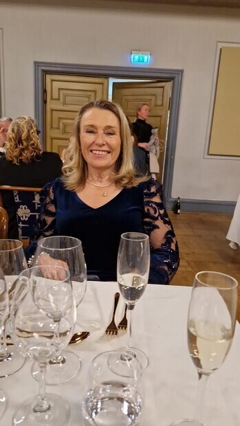 Gäst på galamiddag