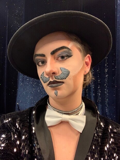 Host p dragshow