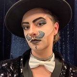 Host p dragshow