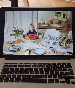 Reklam för fyrklövern genom agenturen nordic modell Agency Reklam för fyrklövern genom agenturen nordic modell Agency