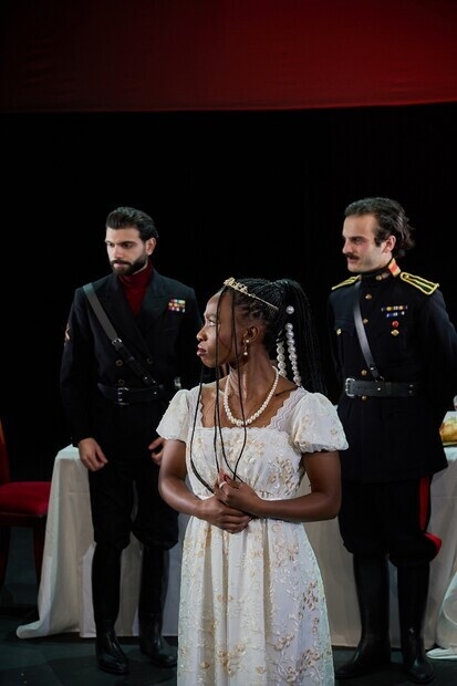 Princesse Kinyena uenig med Kongen