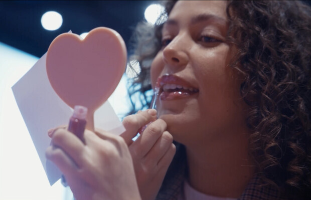 Modell for L´Oréal case film