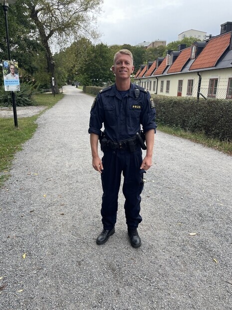Polis