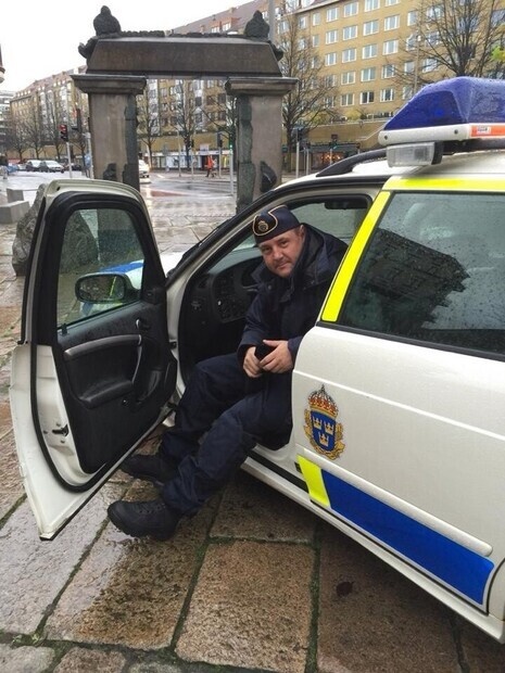 Polis