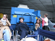 Väntan vid konteinern! Väntan vid konteinern!