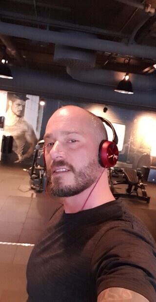 Glad kille Glad kille