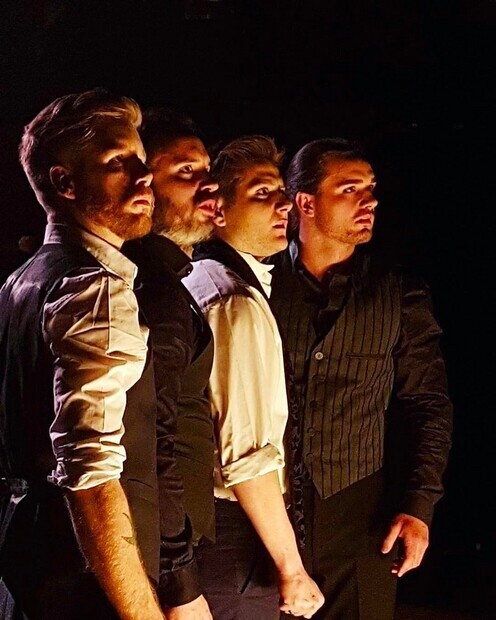 Macbeth pjäs. (Längst till höger.)