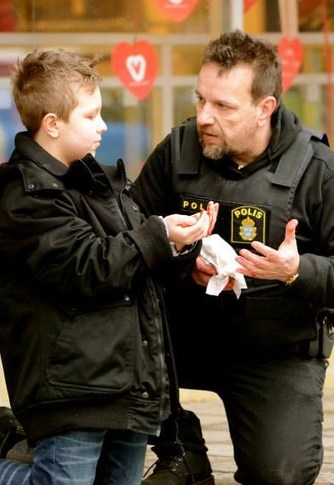 Polis Larsson