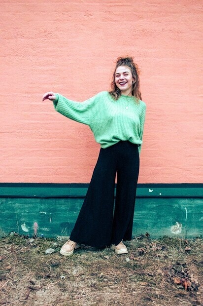 Rosa bakgrund - Grn trja