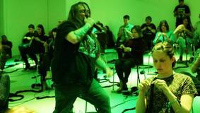 Passing through metal by Oreet Ashery med Lilith Performance Passing through metal by Oreet Ashery med Lilith Performance