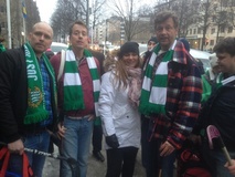 På väg med Café Bärs-gänget. På väg med Café Bärs-gänget.