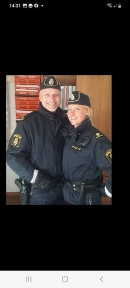 Polis