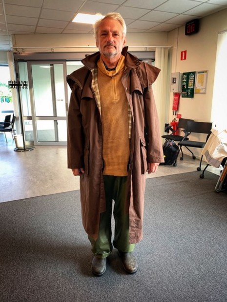 Person i skallgngskedja