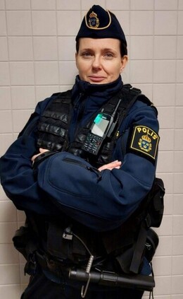 Polis i Netflixserien I dina händer Polis i Netflixserien I dina händer