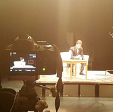 Left Embraced stillbild Left Embraced stillbild