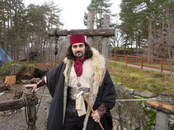 TJUVARNAS JUL - TROLLKARLENS DOTTER TJUVARNAS JUL - TROLLKARLENS DOTTER