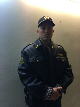 Politimann - I uniform Politimann - I uniform