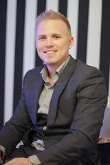 Spilte kontormedarbeider Reklamefilm Spilte kontormedarbeider Reklamefilm