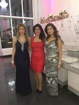 Nadia Louis med döttarar Nadia Louis med döttarar