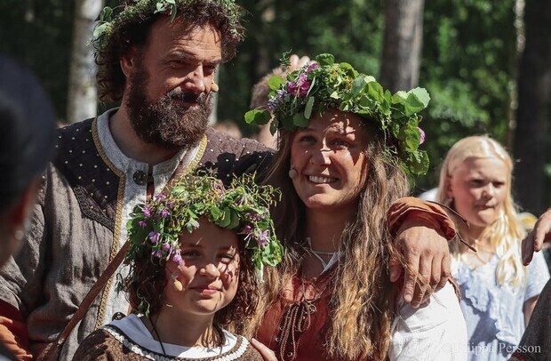 Midsommarfirande som Lovis på Astrid Lindgrens Värld