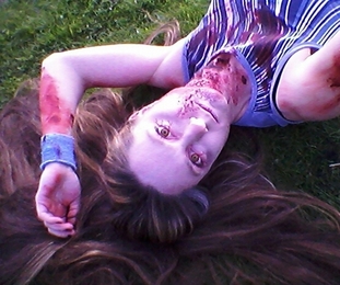 HousewifeAlien vs GayZombie HousewifeAlien vs GayZombie