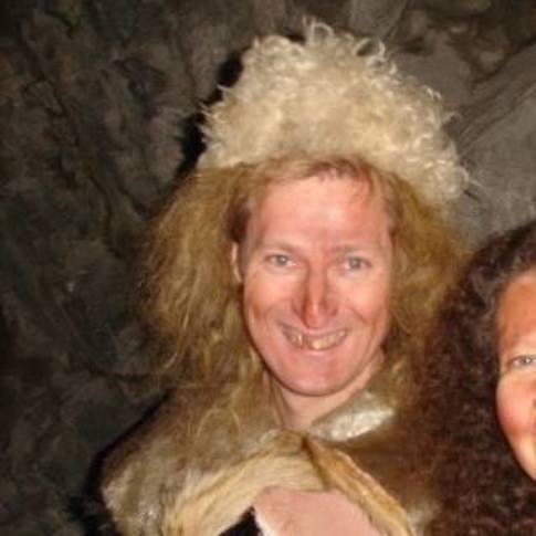 Sketcher med Backe og Gokstad Sketcher med Backe og Gokstad