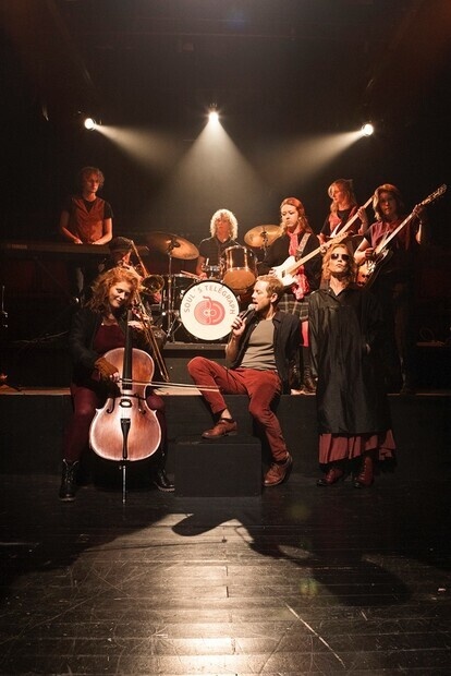 Hela ensemblen i Själens telegraf 2024