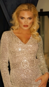 Modell fr kldmrket Ly Couture