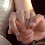 Manikyrerad hand