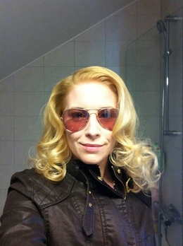 Hollywood curls Hollywood curls