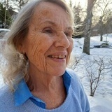 Modell för svensk smyckesdesignerÖ