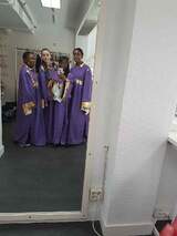 Singing in video with circus acts Singing in video with circus acts