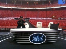 BYGG AV IDOL