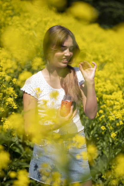 Modell for JOY Vitamins Modell for JOY Vitamins