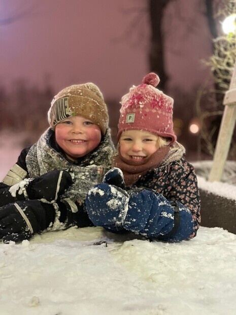 Charlie och Hilda 3 och 6 år Charlie och Hilda 3 och 6 år