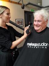 Sminkning inför mitt första statistuppdrag Sminkning inför mitt första statistuppdrag