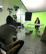 Filminspelningen  av  Fun House, Roll nyhetsankare. Filminspelningen  av  Fun House, Roll nyhetsankare.