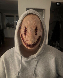 Sminkning Smiley skräck Sminkning Smiley skräck